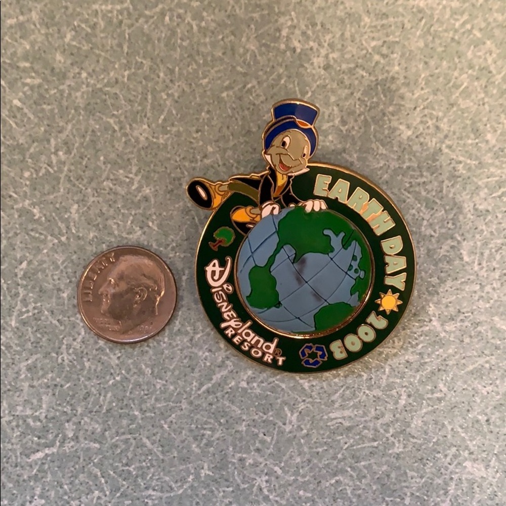 LIMITED EDITION- Disney Earth Day Pin 2003 - Picture 6 of 6
